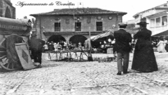 Mercado en la plaza de la Constitución 1900